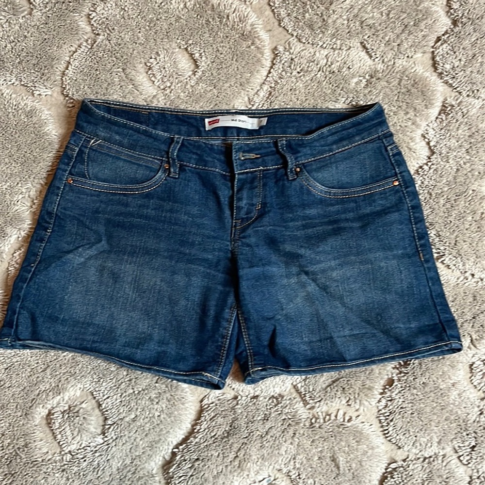 Levi’s Midi Short